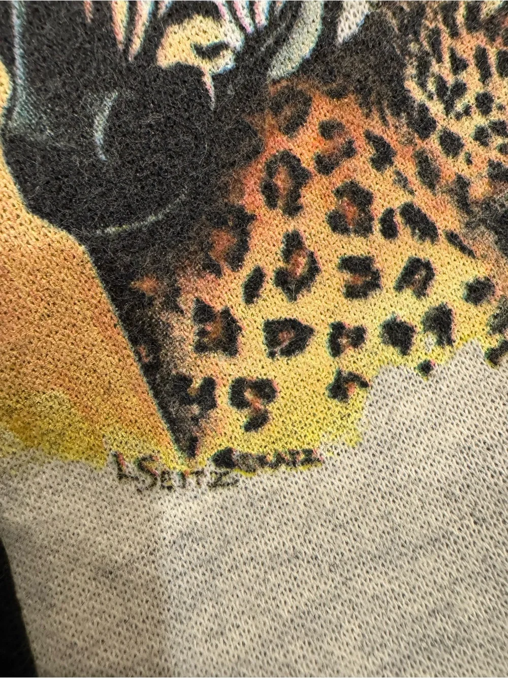 Kittens comfortable women’s